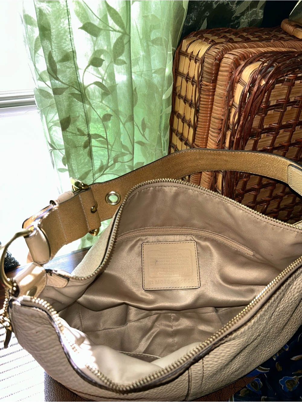 Neutral Beige Coach Soho Soft Milled Pebbled Leather Hobo Bag M0782-11838 - Picture 14 of 16